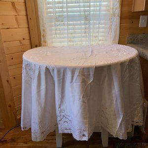 Vintage Oval Table Cloth - NWOT